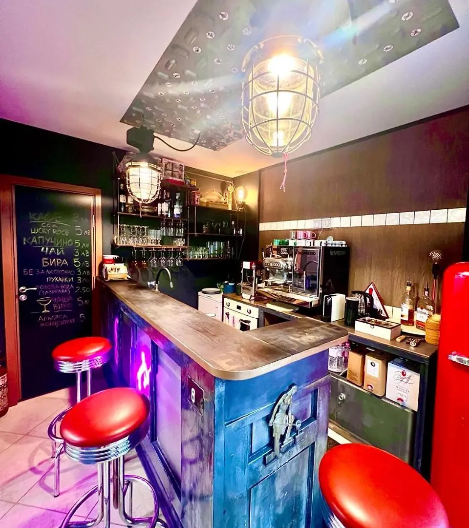Swed Cab Embassy Hostel Varna